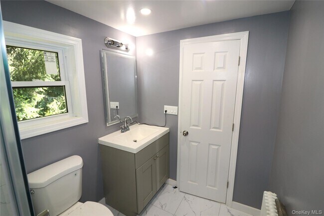 Building Photo - 375 NY-304
