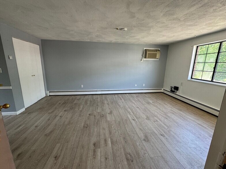 Building Photo - 30 Colonial Dr
