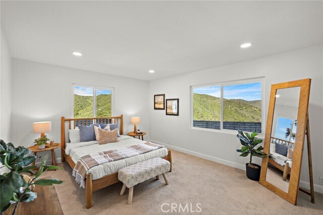 Building Photo - 696 Mystic View