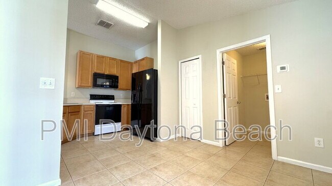 Building Photo - 112 Karas Trail