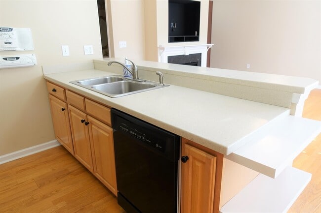 Building Photo - 30 Cedar Rock Dr