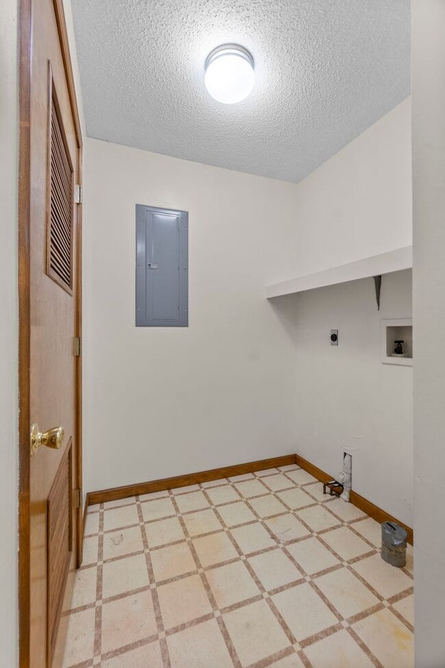 Building Photo - Stonebridge 3711/3713