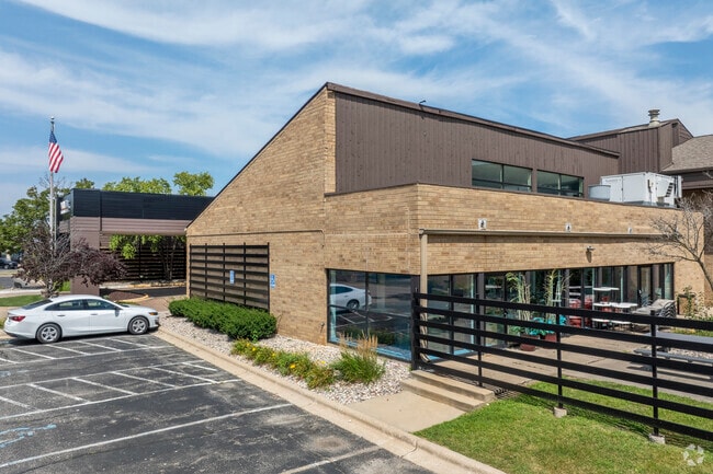 Building Photo - Vivo Living Madison