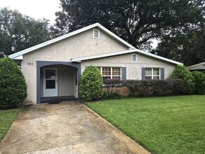 Building Photo - Charming 2-bedroom, 2-bathroom home