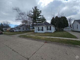 Building Photo - Must see Quaint 2 bedroom home