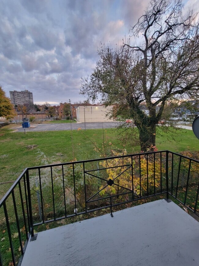 Building Photo - 1817 Garfield Rd