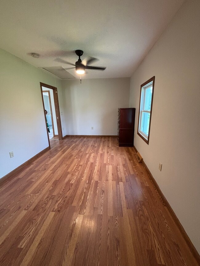 Building Photo - 58 Riverview Ave