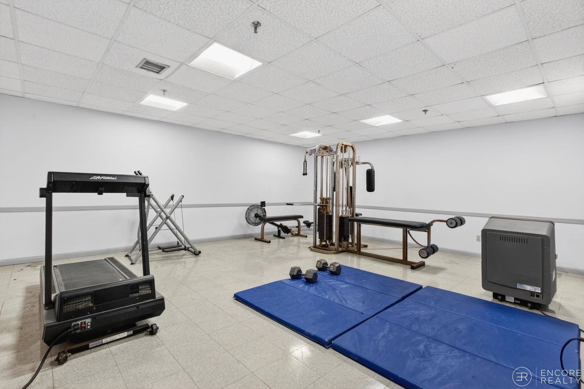 Building Photo - 394 Ocean Ave