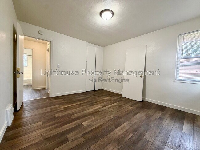 Building Photo - 1205 Ottillia St SE