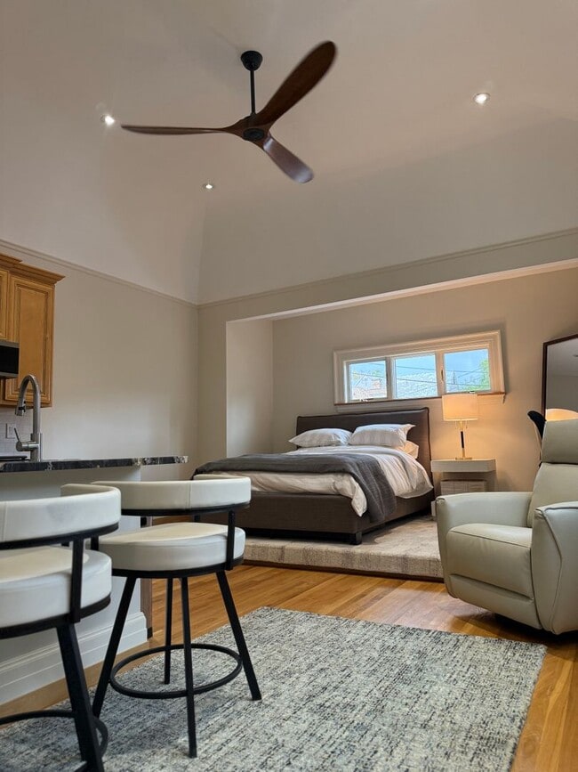 Interior Photo - Summer Elms