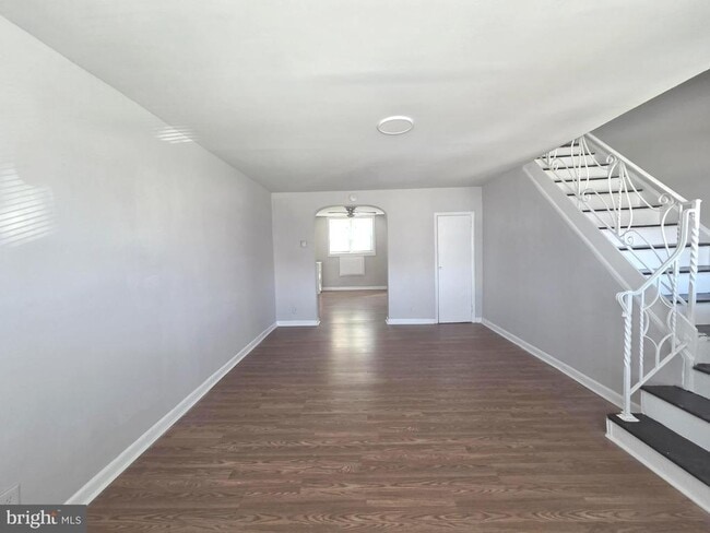 Building Photo - 1461 Lardner St