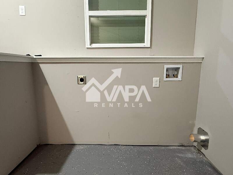 Building Photo - 174 Daytona Dr