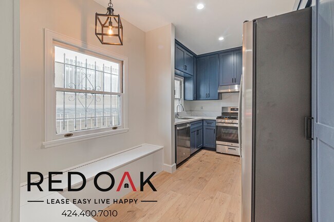 Building Photo - 2376 Portland St