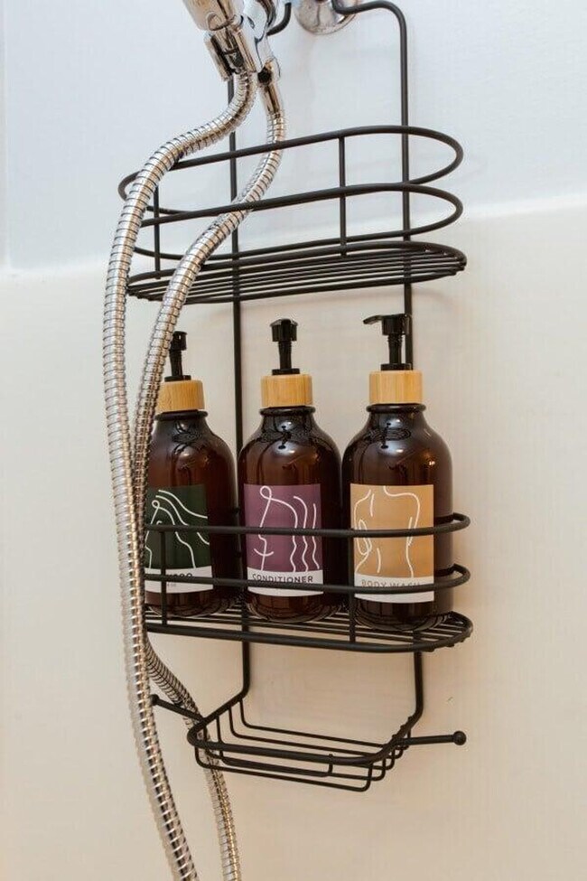 Building Photo - 672 Barber St