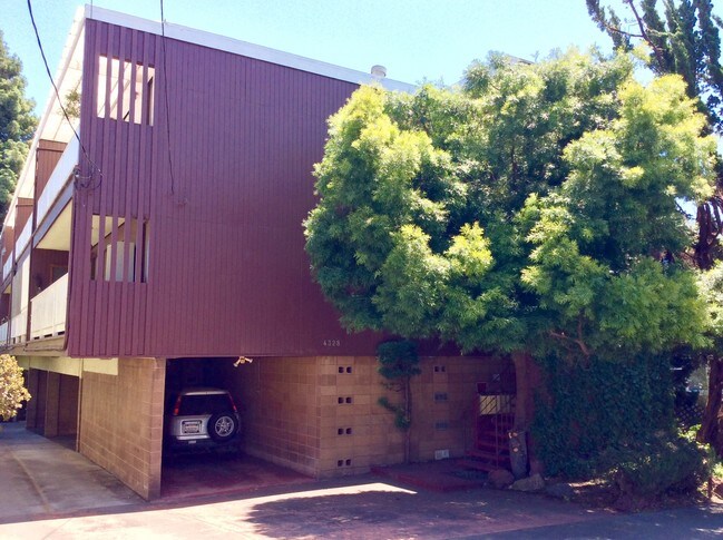Building Photo - 4328 Howe St
