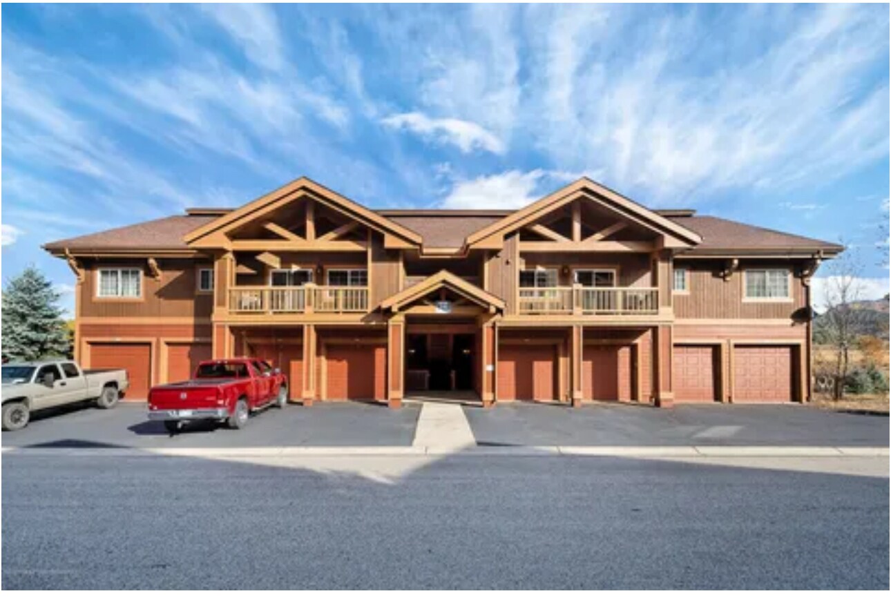 Building Photo - 511 River View Dr
