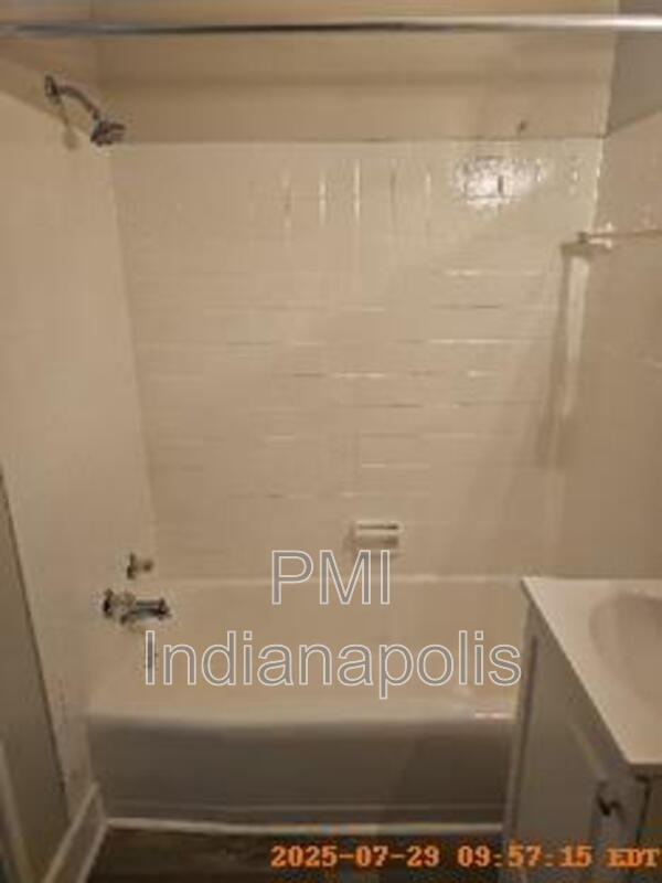 Building Photo - 5824 E Washington St