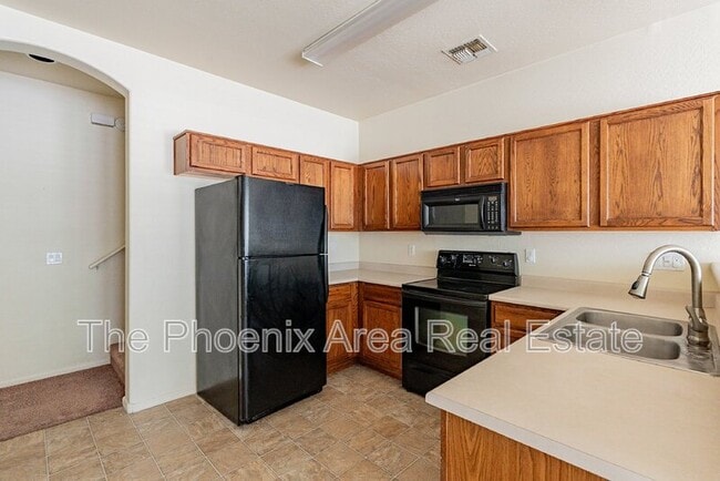 Building Photo - 2600 E Springfield Pl