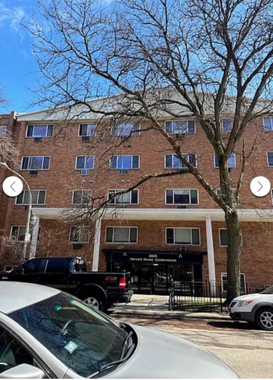 Building Photo - 3825 N Pine Grove Ave