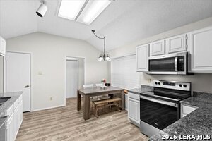 Building Photo - 7733 Forest