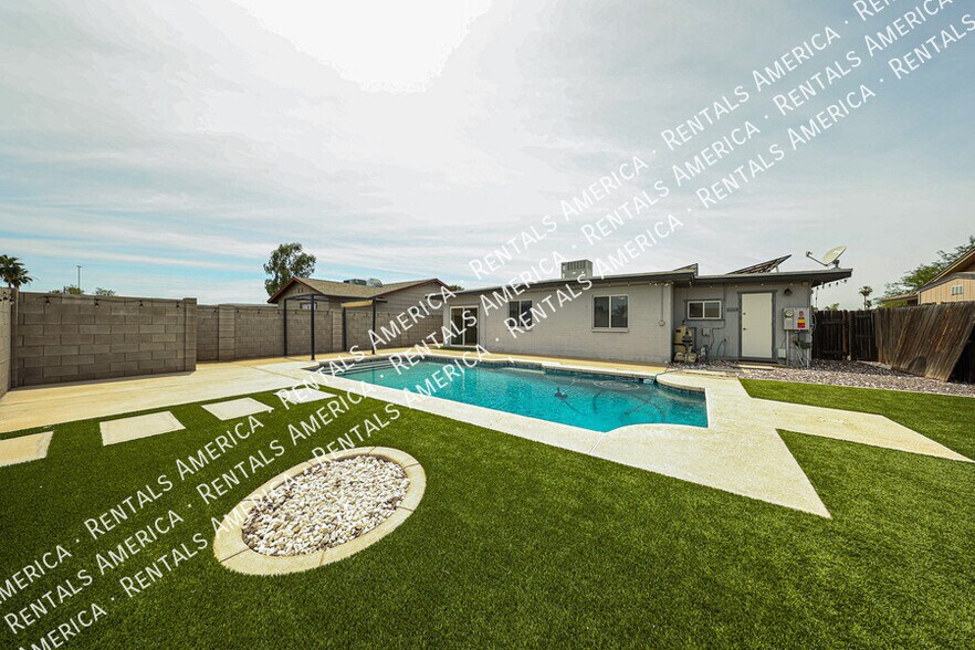 Building Photo - 3935 S Beck Ave
