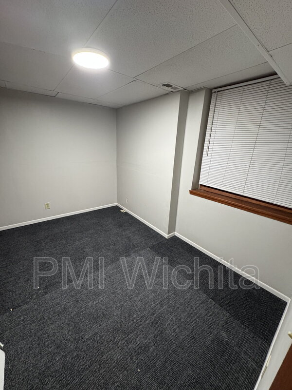 Building Photo - 1832 S Griffith St