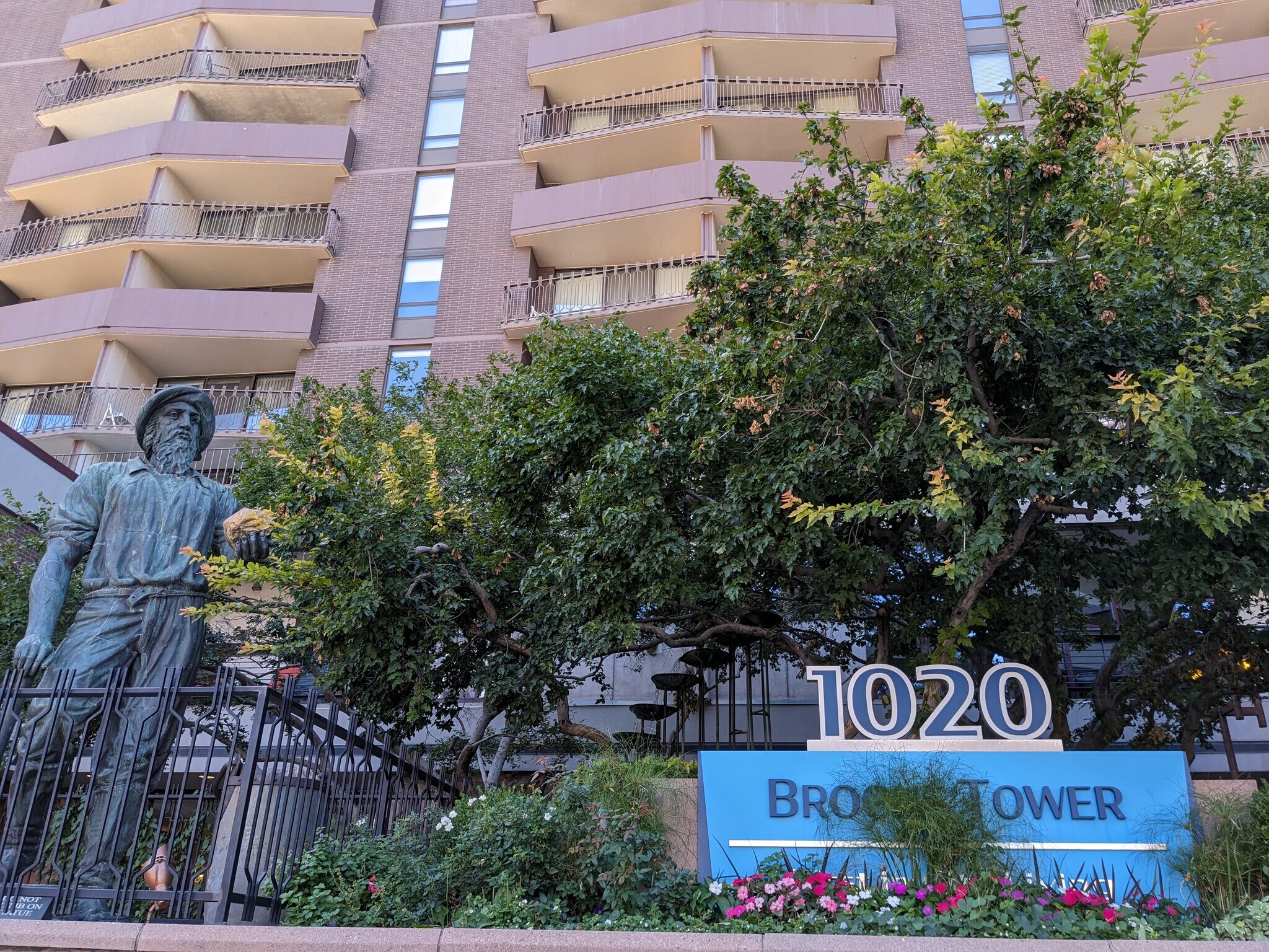 Building Photo - 1020 15th St