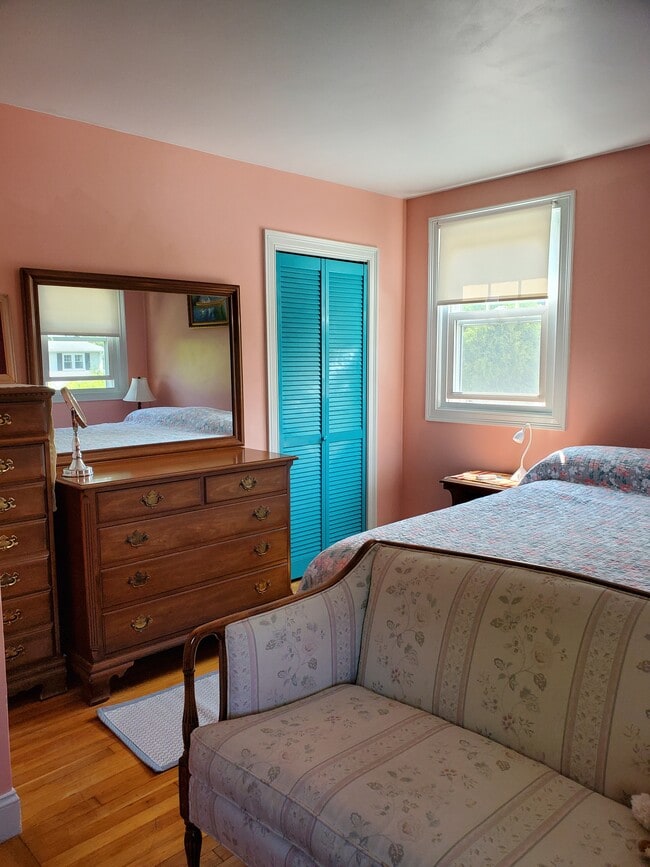 Building Photo - 2 Thornapple Rd