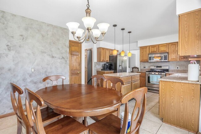 Building Photo - 5207 Sunmeadow Dr