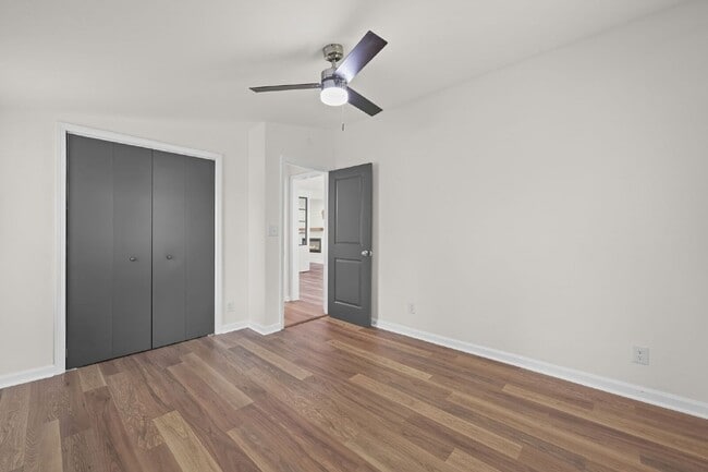 Building Photo - 441 Oak Dr