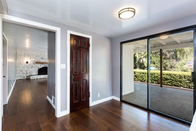 Building Photo - Georgian Colonial in Mt Helix