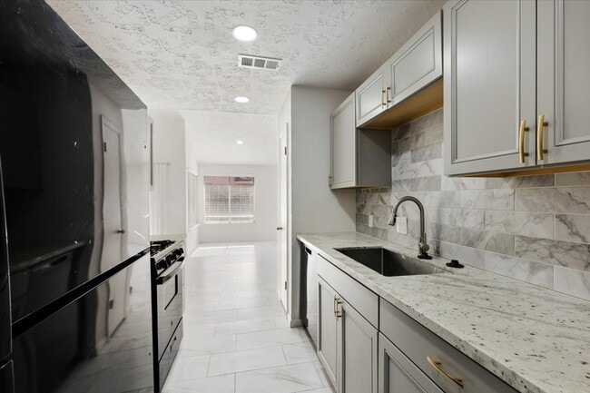 Building Photo - 14818 Gladewick Dr