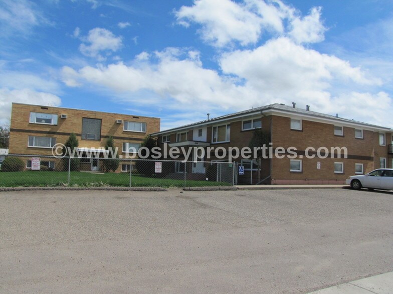 Building Photo - 1417 13th St S