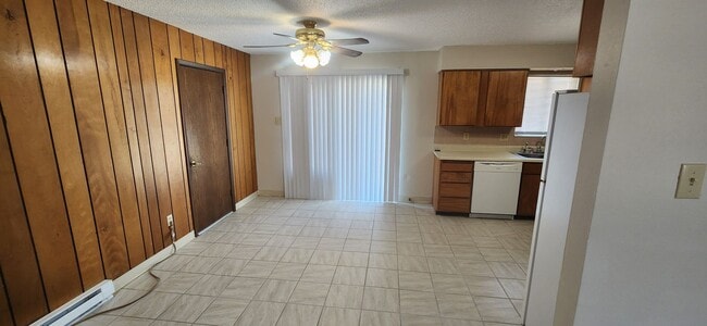 Building Photo - ALL PROSPECTIVE TENANTS MUST SUBMIT A $58 NON-REFUNDABLE APPLICATION FEE PER APPLICANT ONLINE AND...
