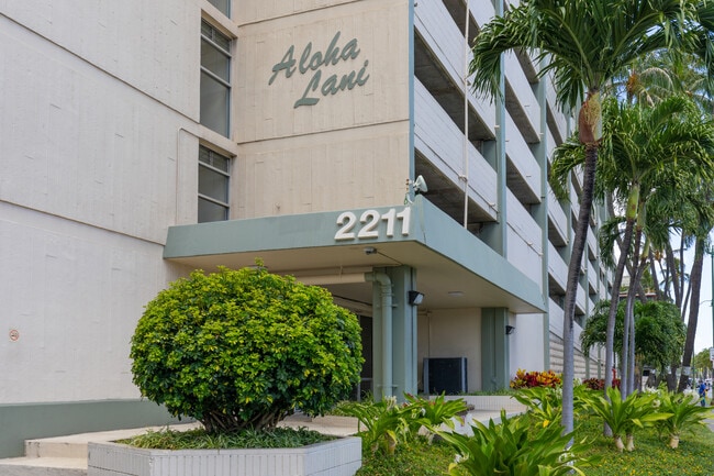 Building Photo - 2211 Ala Wai Blvd