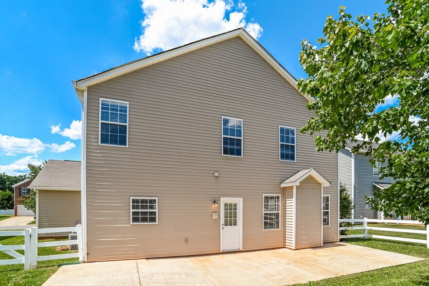 Building Photo - 4022 Linville Falls Ln