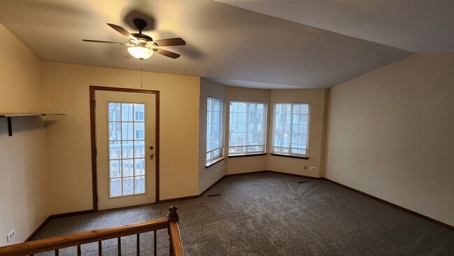 Building Photo - 277 W Treehouse Ln
