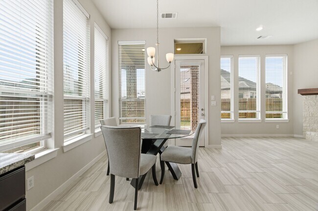 Building Photo - 22515 Bassett Hollow Ln