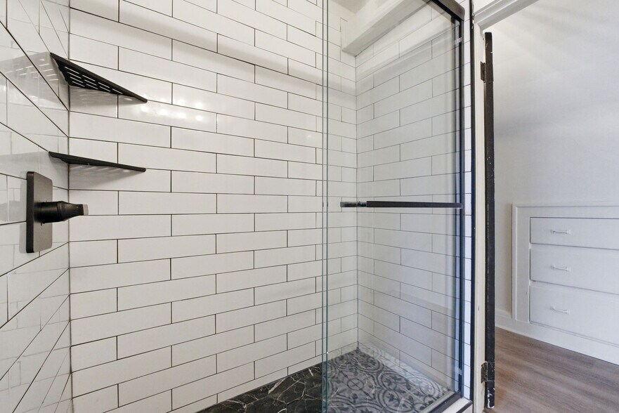 Building Photo - 3326 E Overlook Rd