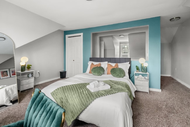 Building Photo - 5303 Duncan St