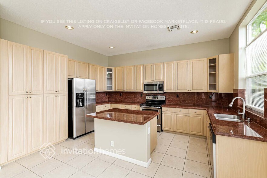 Building Photo - 6103 C Durham Dr