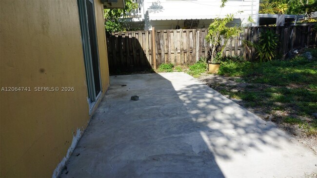 Building Photo - 808 SW 14th St