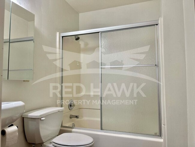 Building Photo - 820 W University Dr