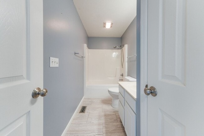Building Photo - 4 Bed / 3 Bath ranch home