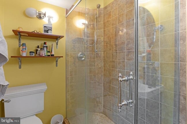 Building Photo - 928 Irving St