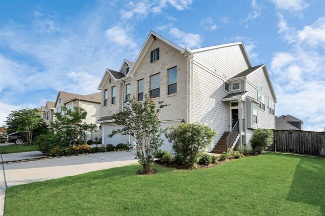 Building Photo - 2518 Terrace Point Dr
