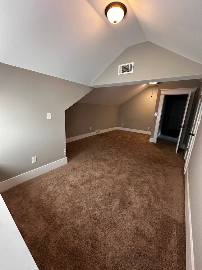 Building Photo - 226 N McNeil St