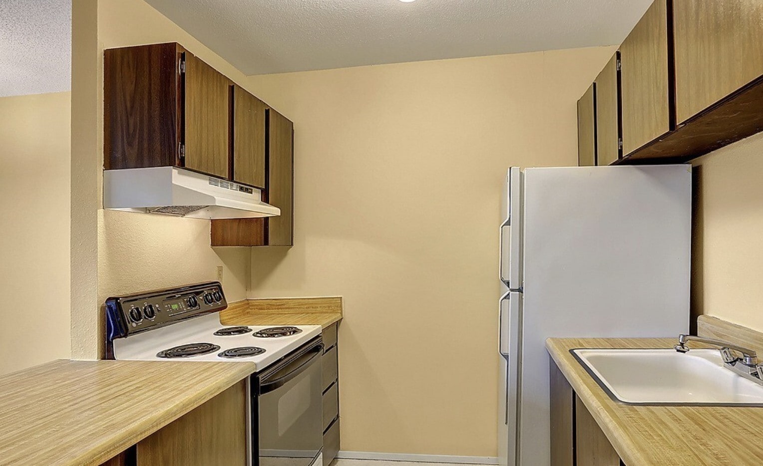 Building Photo - 12450 NE 130th Ct