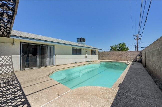 Building Photo - 6413 Bannock Way