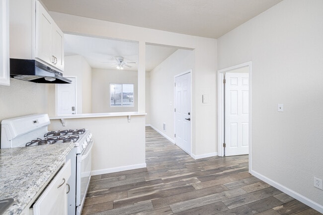 Building Photo - 512 Barrett Ave